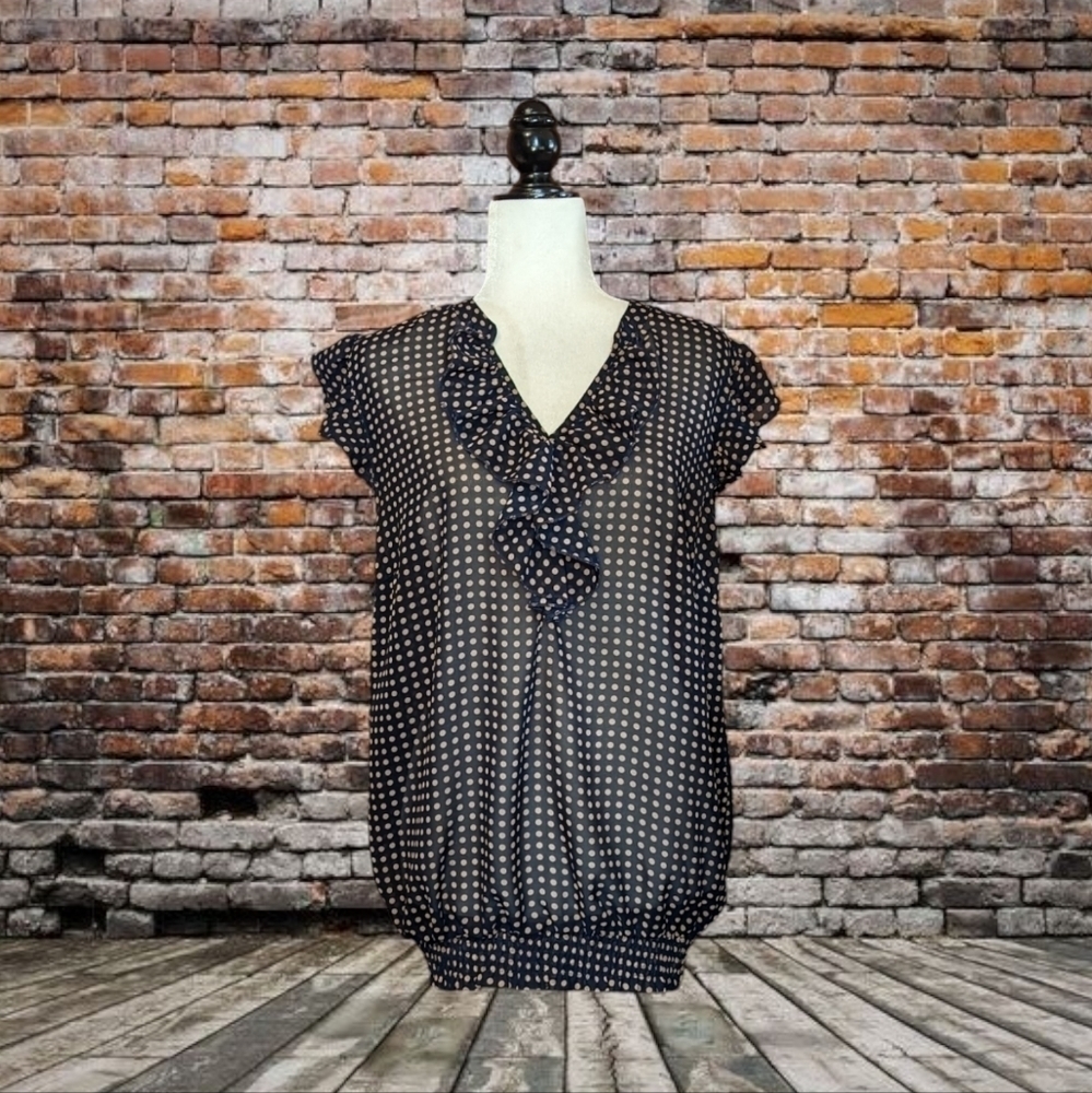 Sleeveless V-neck Top